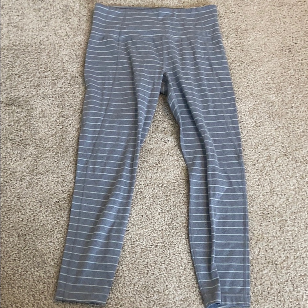 Athleta grey white stripe salutation 7/8 leggings